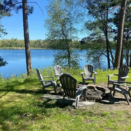 Large Home With Lake Views And Space To Entertain Friends